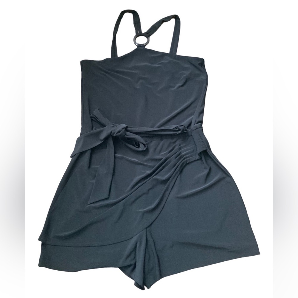 LE CHATEAU Black Shorts Romper Playsuit Women’s Size Medium Front Tie Brand New